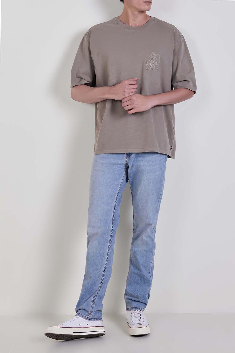 חולצת טי בגזרה משוחררת